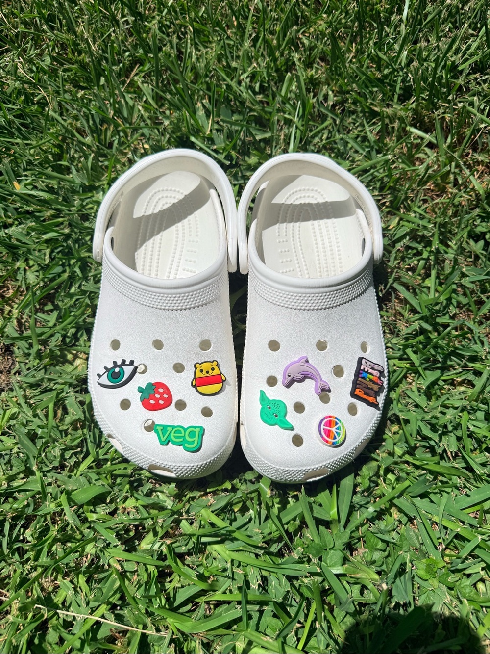 Crocs Classic Clogs Unisex Slip On Men’s 6 Women’s 8 White jibbitz Included